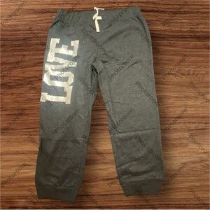 Love Gray Capris Relaxed Fit Pants